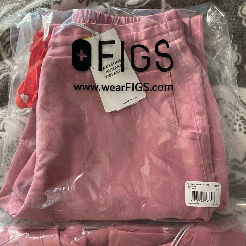 BNIB! FIGS chalk pink XXS casma + yola scrub set - Picture 4 of 5